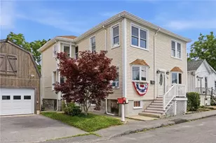 39 Cole St, Bristol, RI 02809 - Photo 1