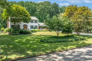34 Gilbert Stuart Dr, Warwick, RI 02818 - Photo 1