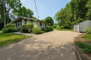 35 Sunset Ave, North Kingstown, RI 02874 - Photo 1