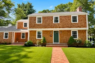 4 Old Chimney Rd, Barrington, RI 02806 - Photo 1