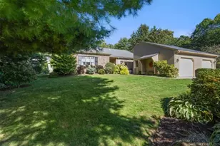 112 Pine Glen Dr, East Greenwich, RI 02818 - Photo 1
