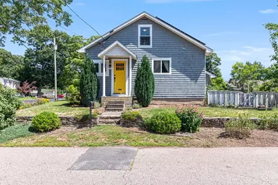 10 Wannisett Avenue, East Providence, RI 02915 - Photo 1