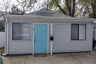 42 Fairview Ave, Pawtucket, RI 02860 - Photo 1