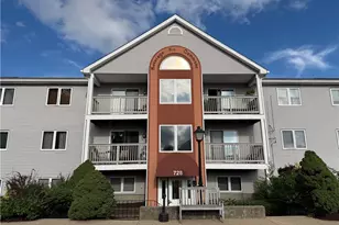 728 Beverage Hill Ave, Pawtucket, RI 02861 - Photo 1