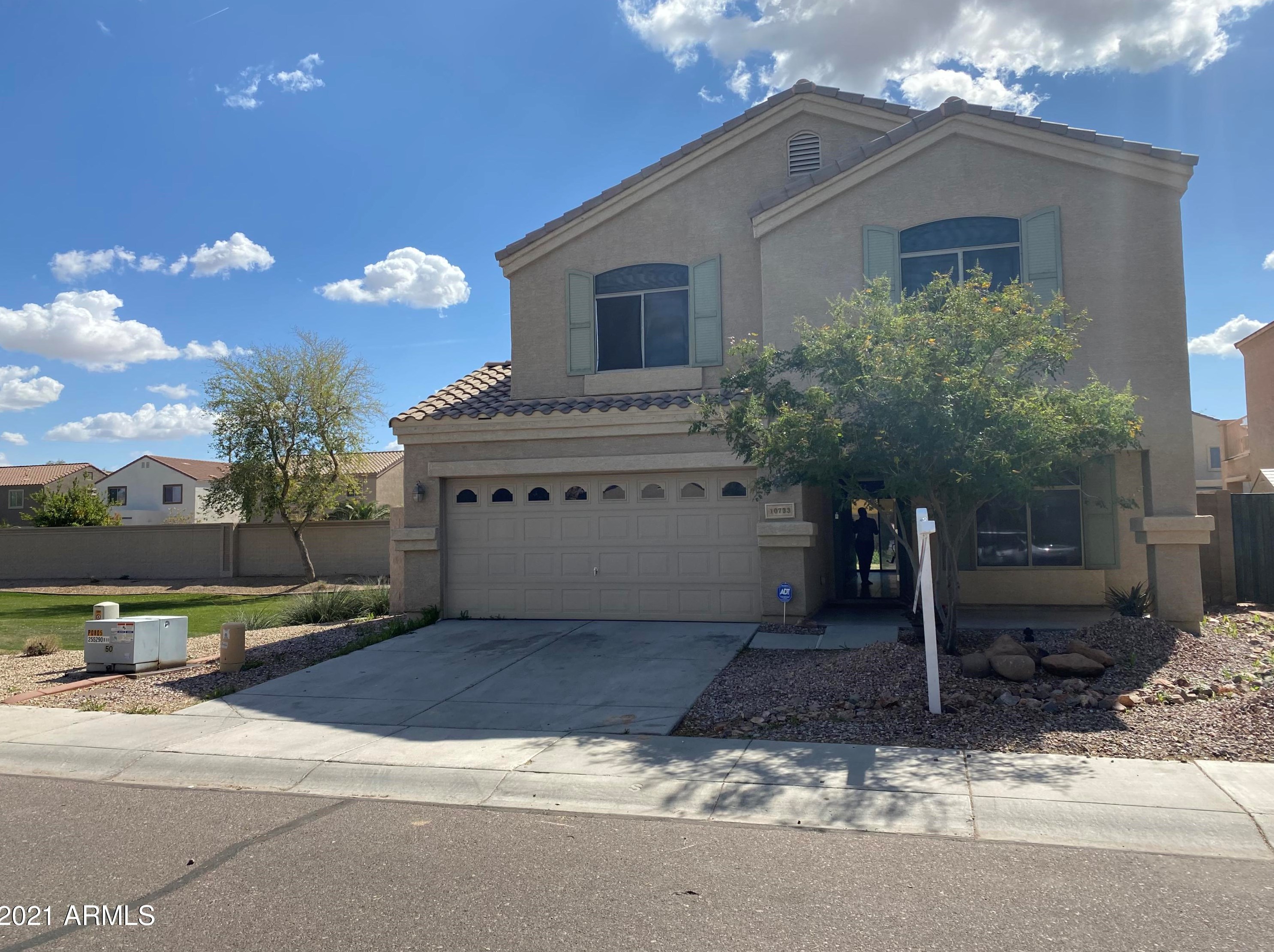 10733 Taft St, Phoenix, AZ 85037-1096