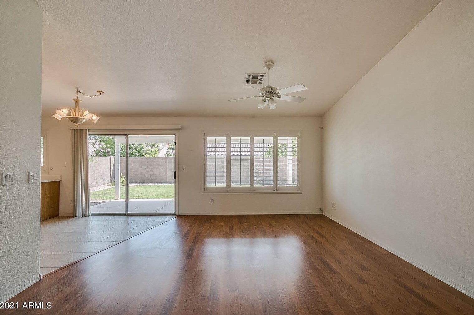 1403 W Michelle Dr, Phoenix, AZ 85022