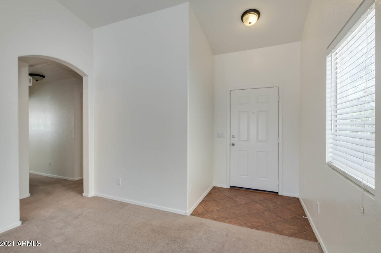 904 Roeser Rd, Phoenix, AZ 85040-3120