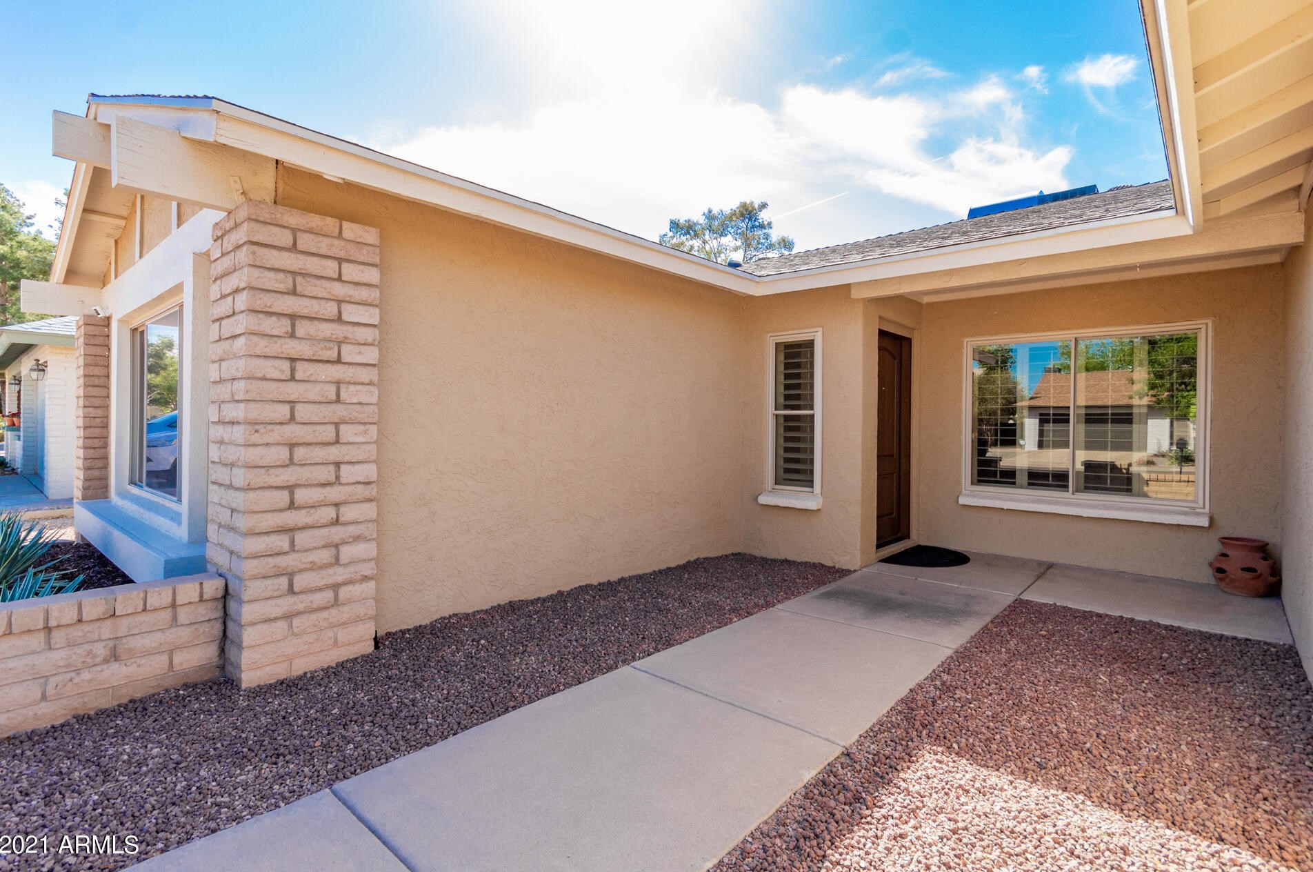 1451 Redmon Dr, Tempe AZ  85283-3952 exterior