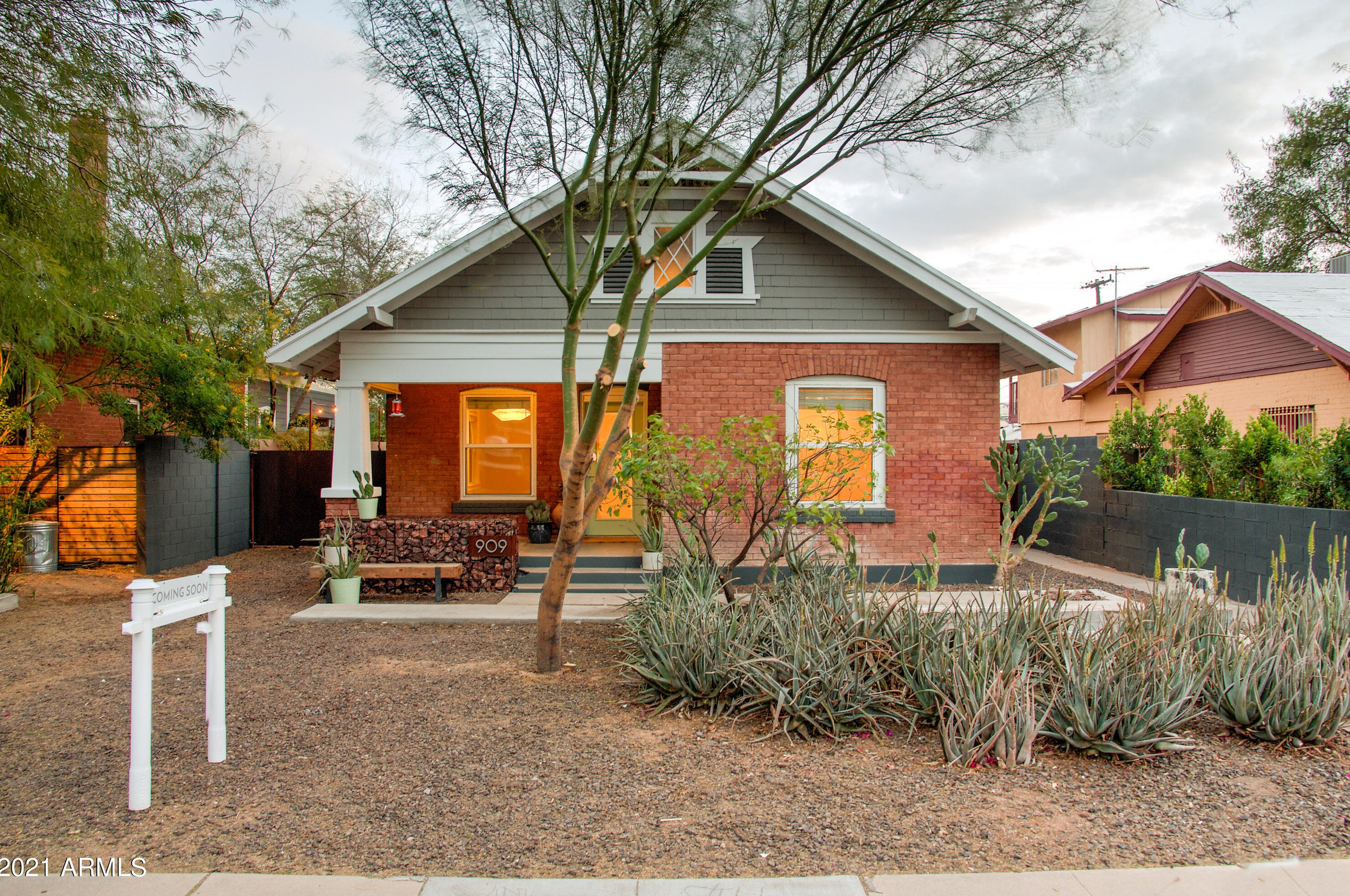 909 Pierce St, Phoenix, AZ