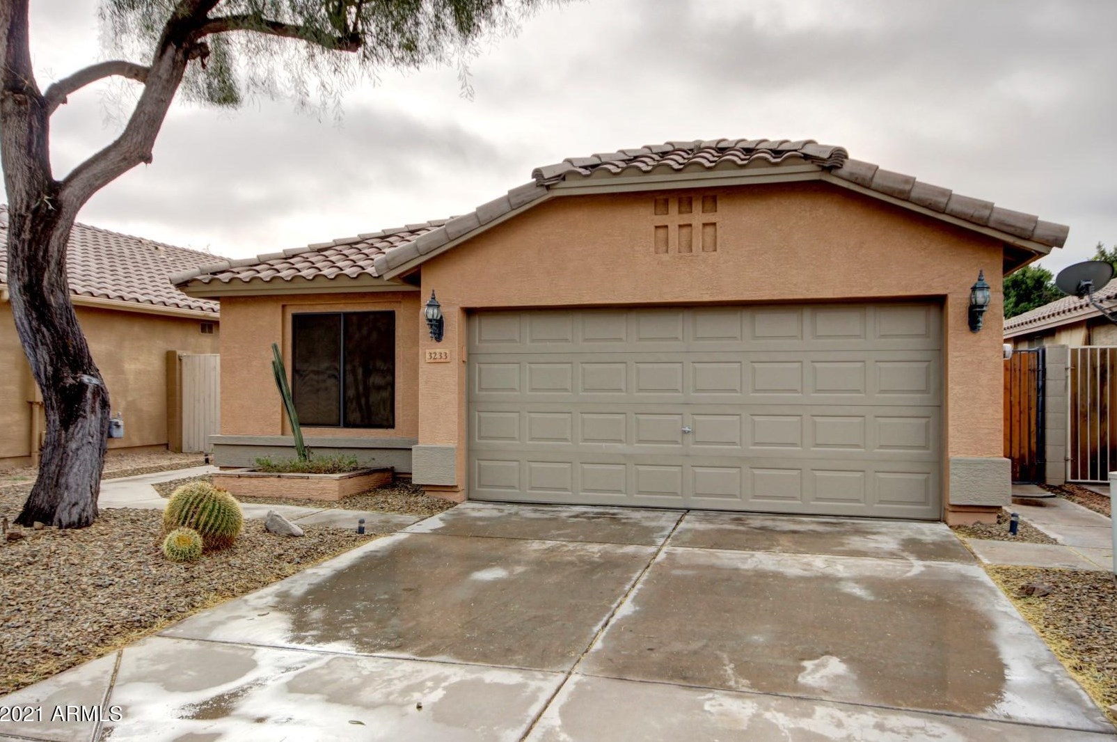 3233 Tonopah Dr, Phoenix, AZ 85050-4800