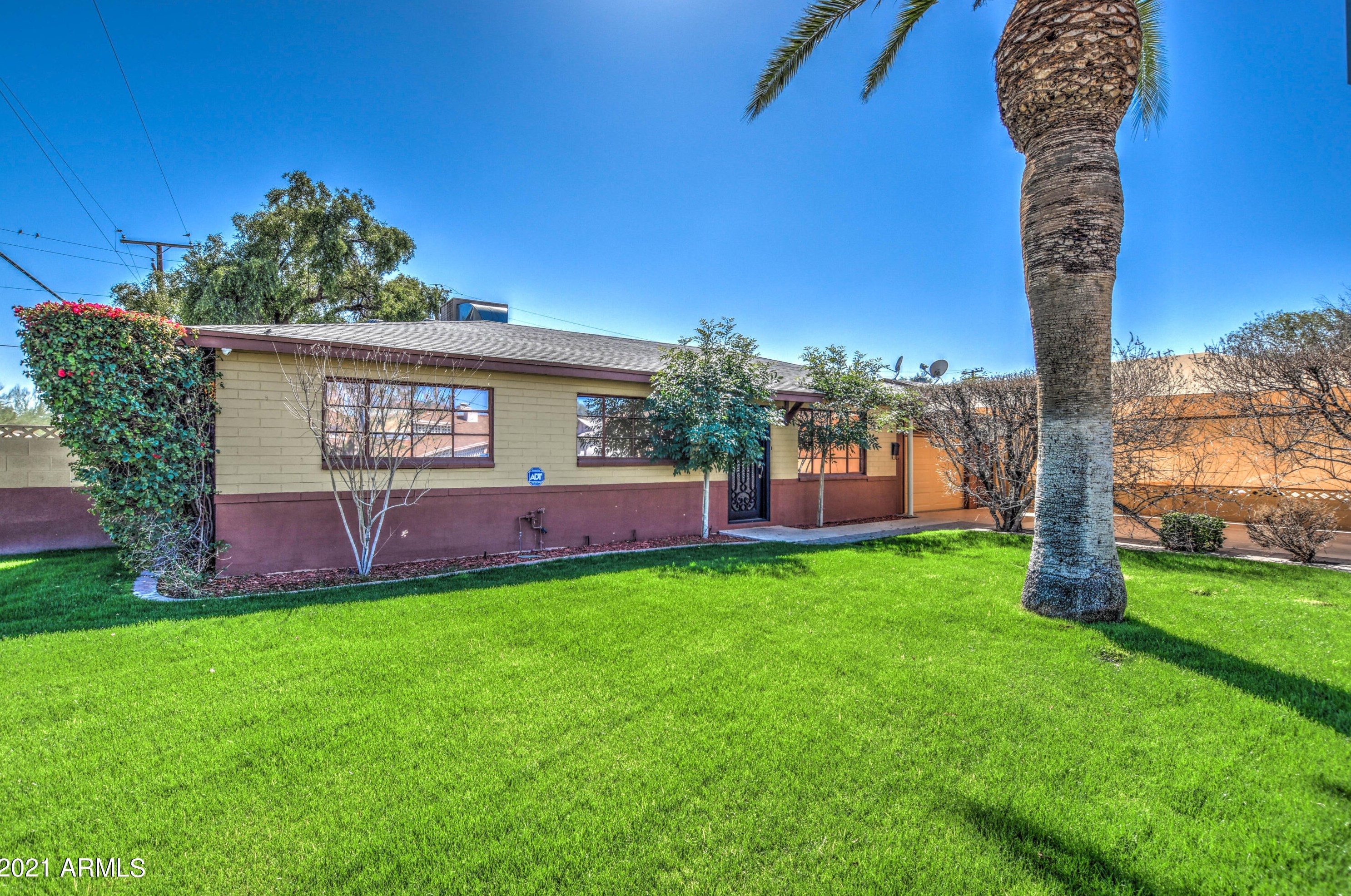 915 Orchid Ln, Phoenix, AZ 85020-3233