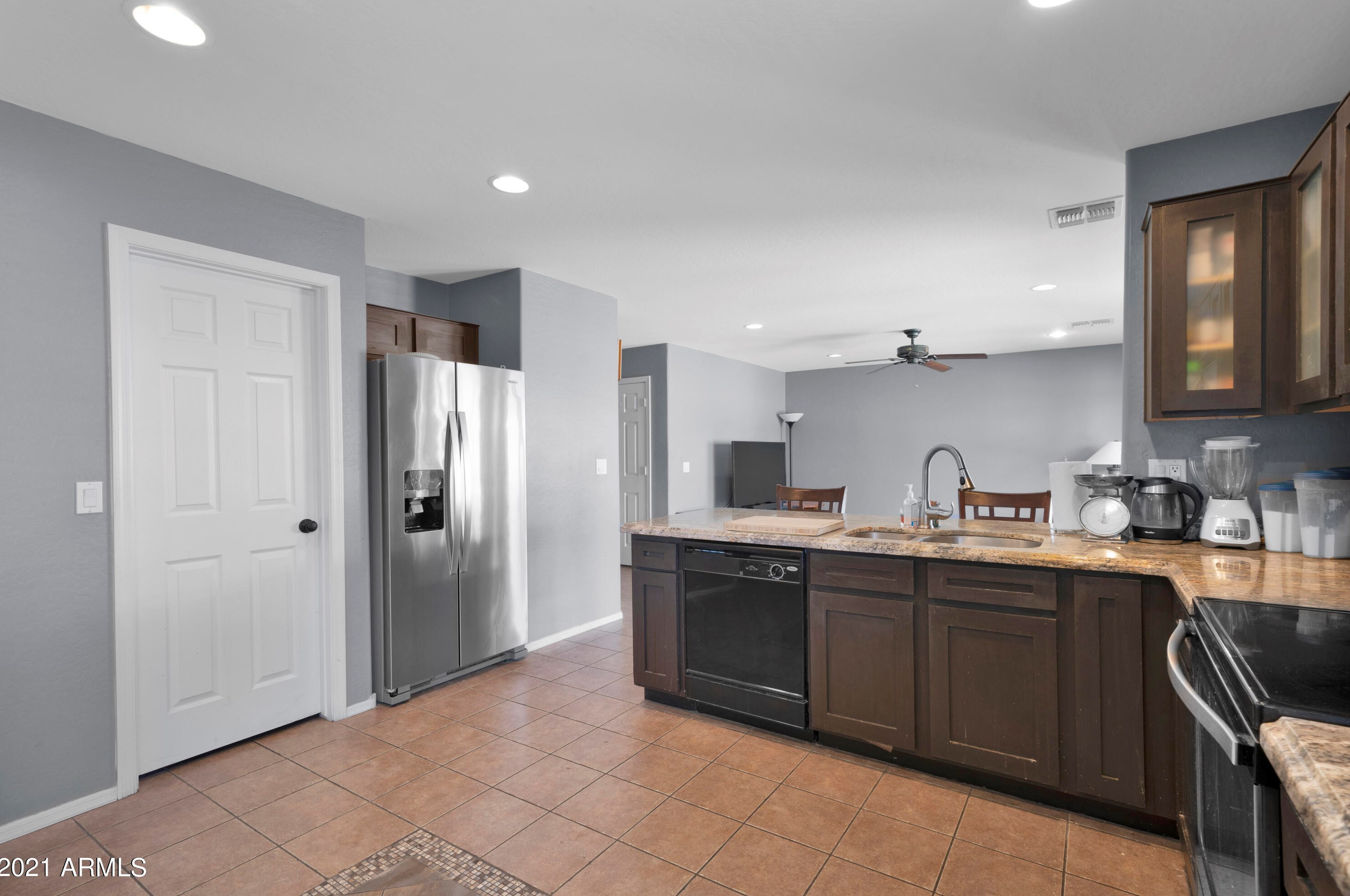10716 Taft St, Phoenix AZ  85037-1095 exterior