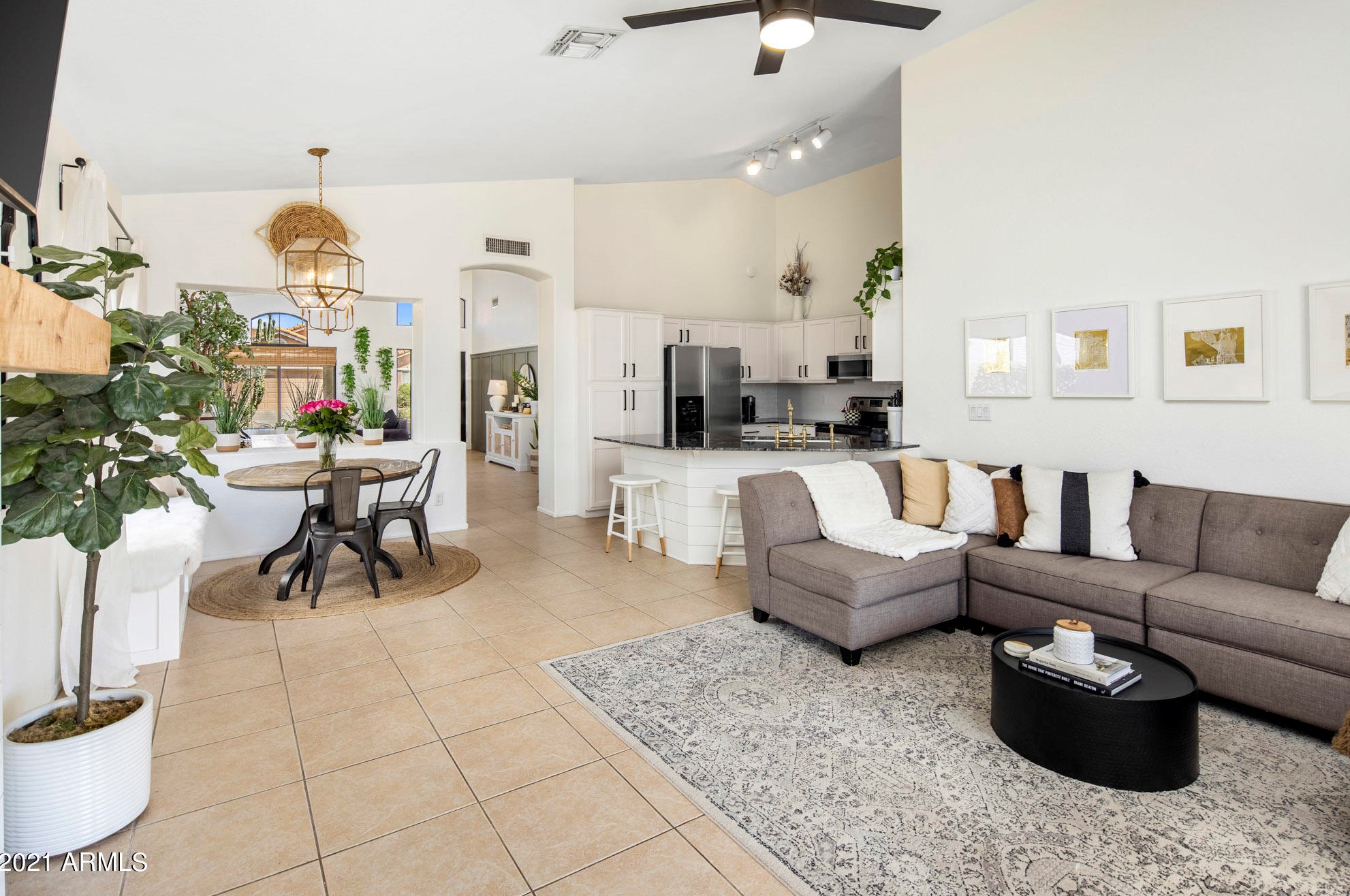 4629 Villa Rita Dr, Phoenix, AZ 85032-9533
