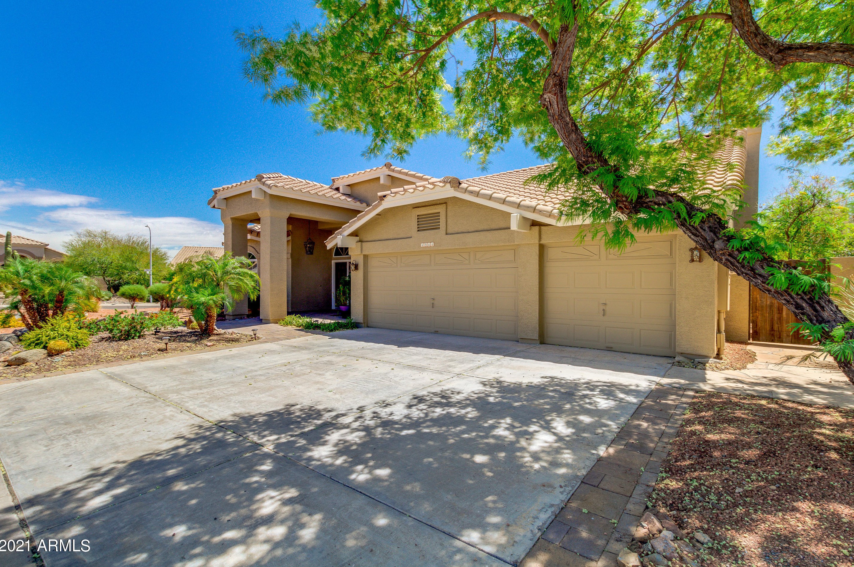 1311 Muirwood Dr, Phoenix AZ  85045-0602 exterior