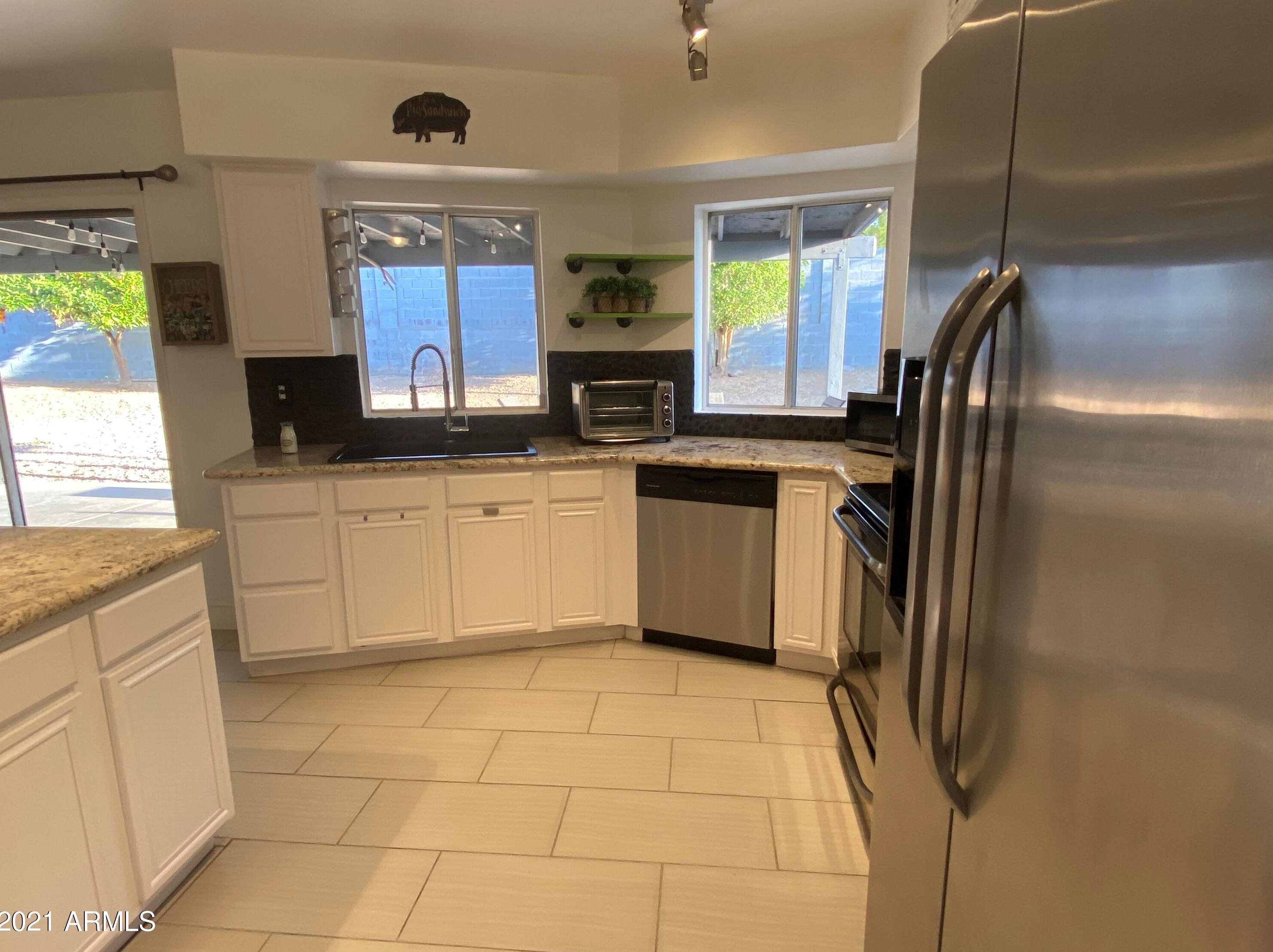 2625 Hillery Dr, Phoenix AZ 85032-5244 exterior