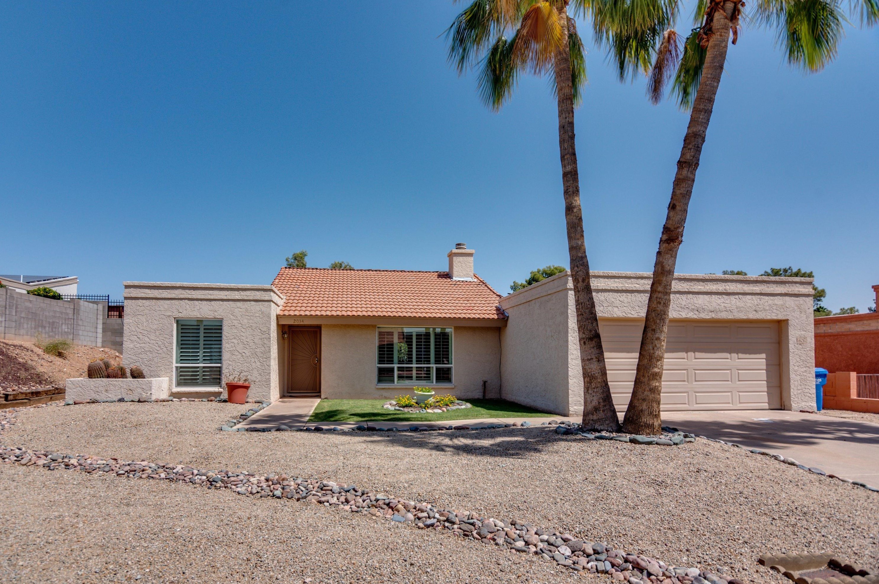 2034 Hillery Dr, Phoenix, AZ 85022-4130