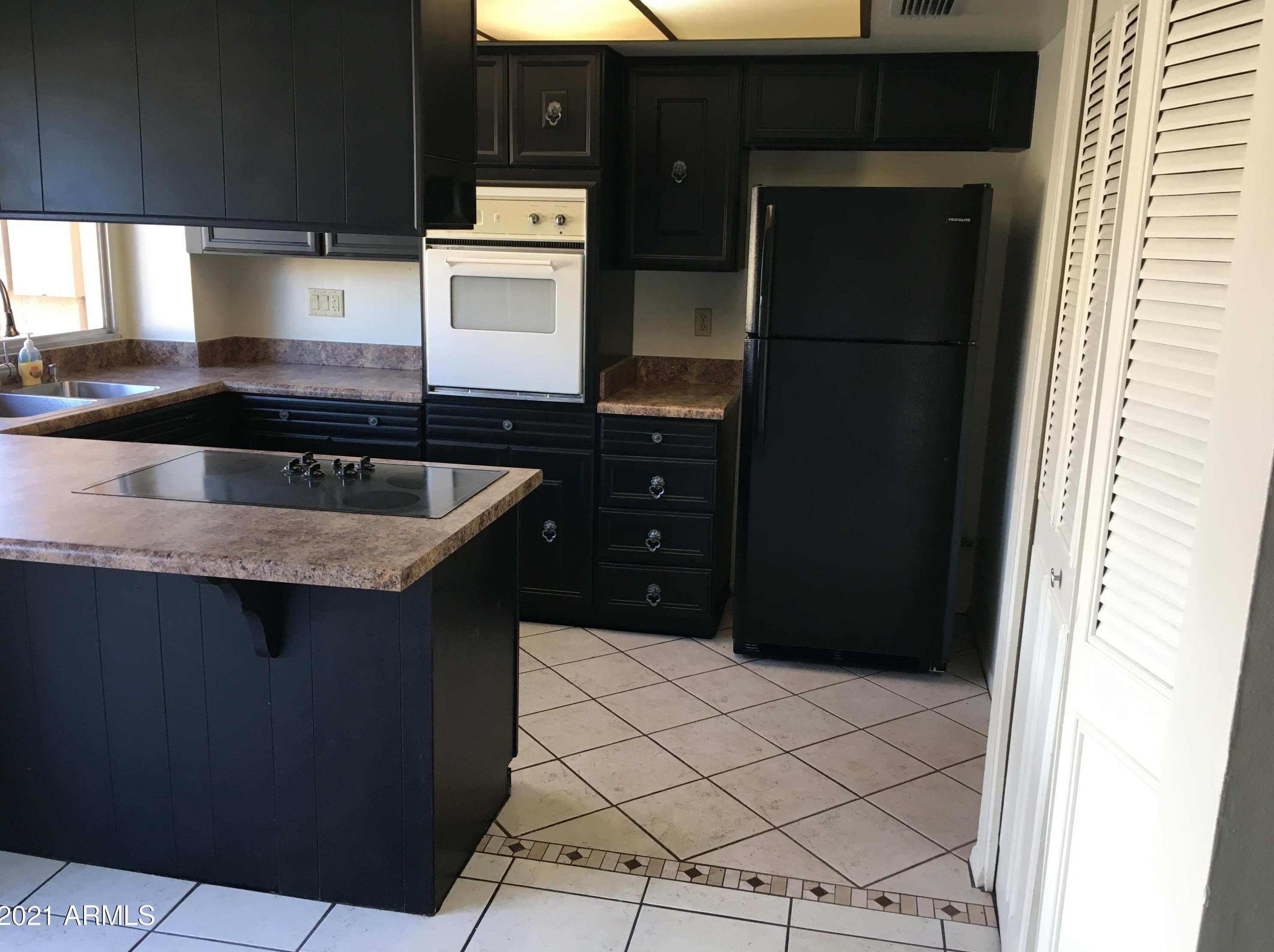 3324 Juniper St, Tempe, AZ 85282-5604