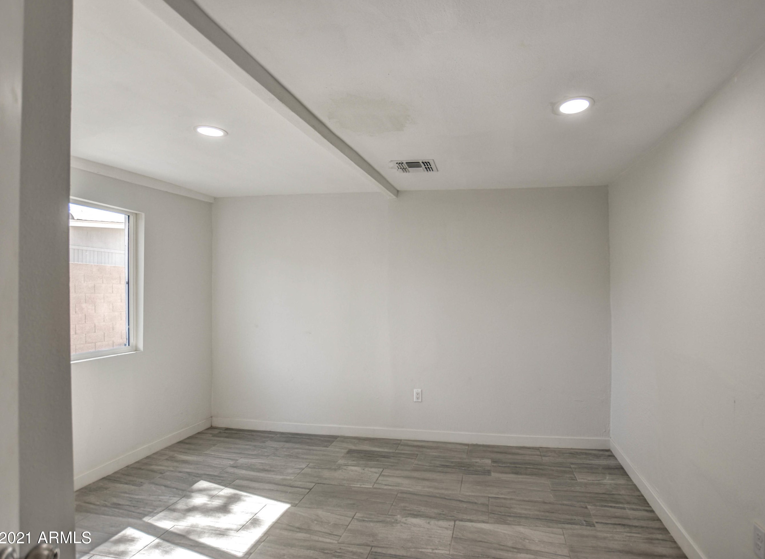 2730 Myrtle Ave, Phoenix AZ  85051-7535 exterior