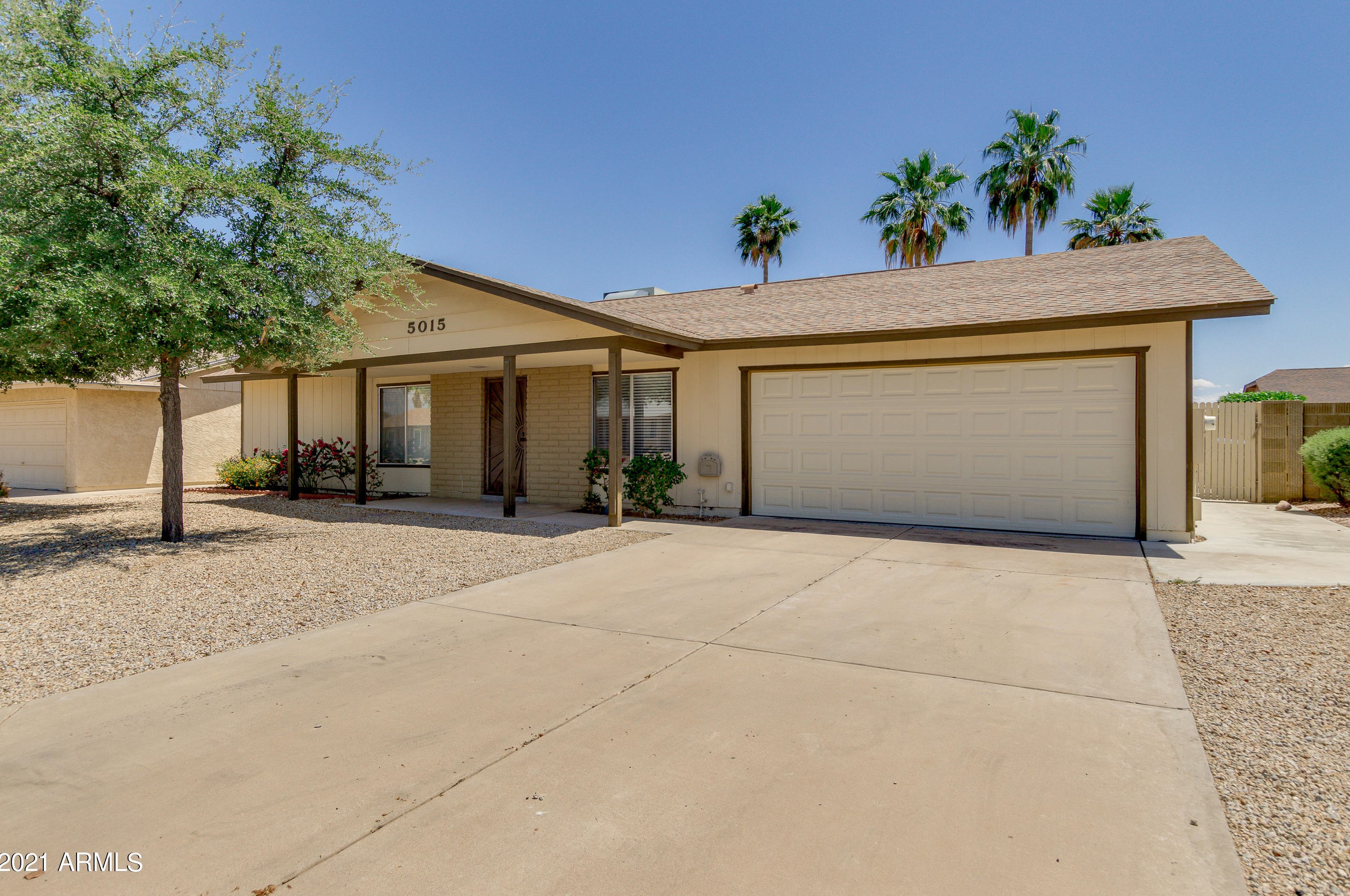 5015 Oneida St, Phoenix, AZ 85044-3325