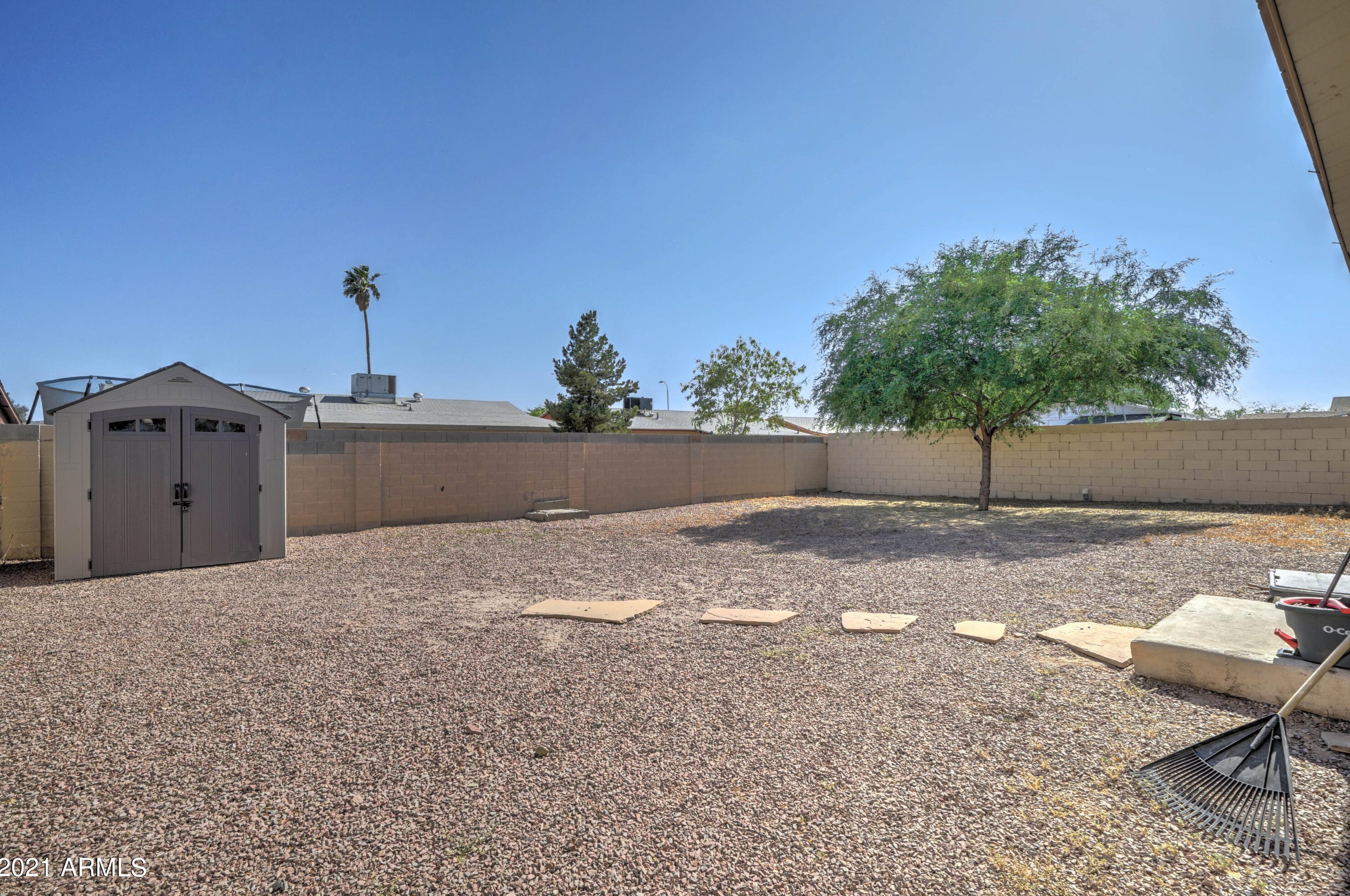 4153 Nancy Ln, Phoenix AZ  85041-4933 exterior