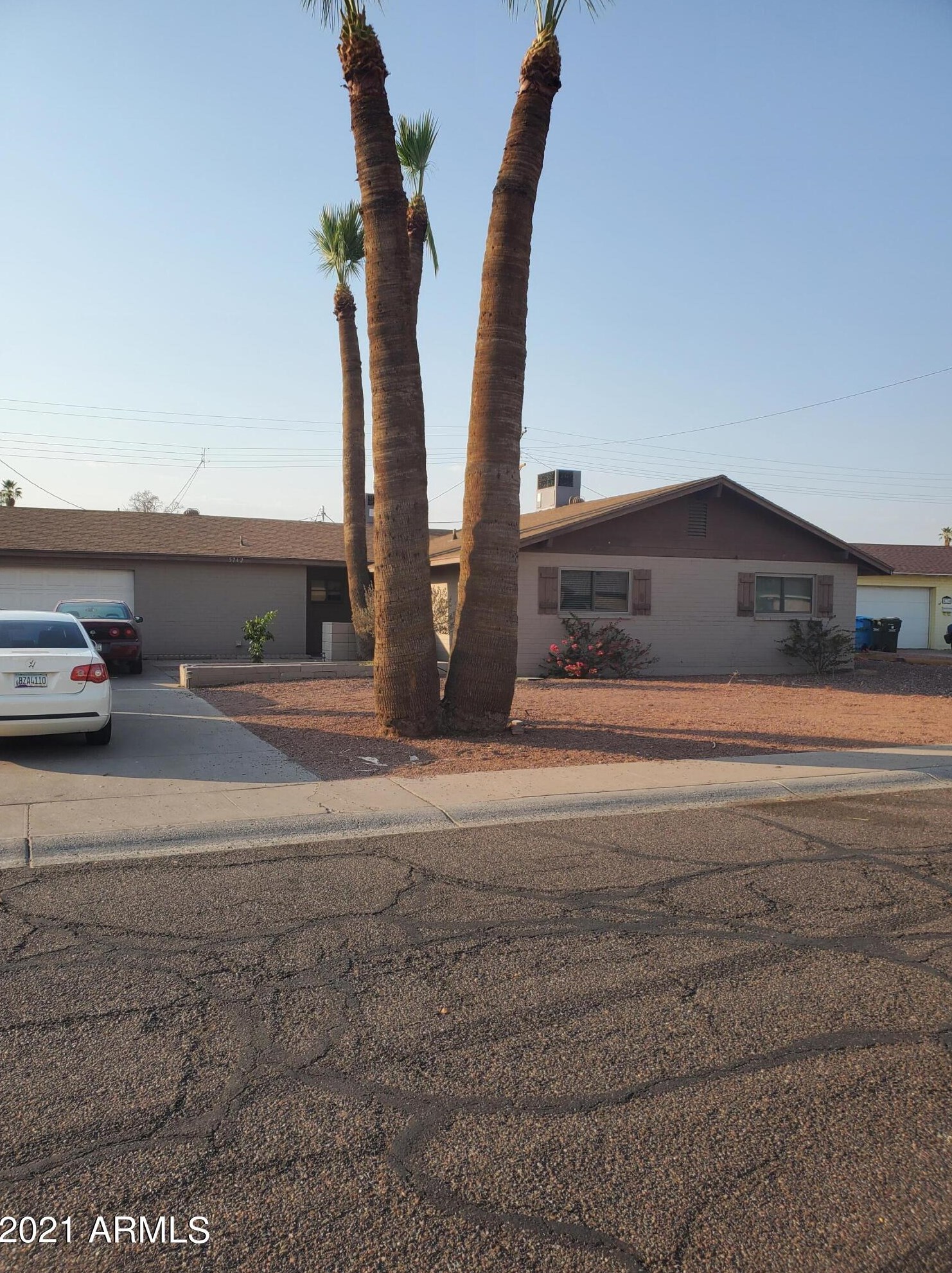 5742 Indianola Ave, Phoenix, AZ 85031-2423