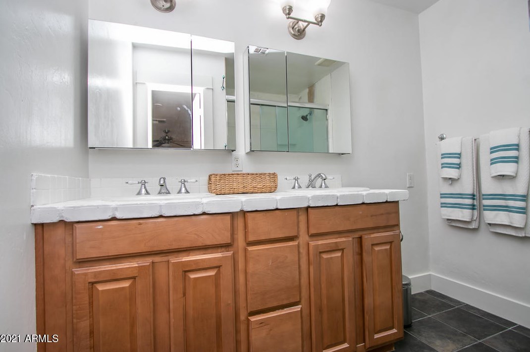 2041 Mitchell St, Phoenix AZ  85006-2188 exterior