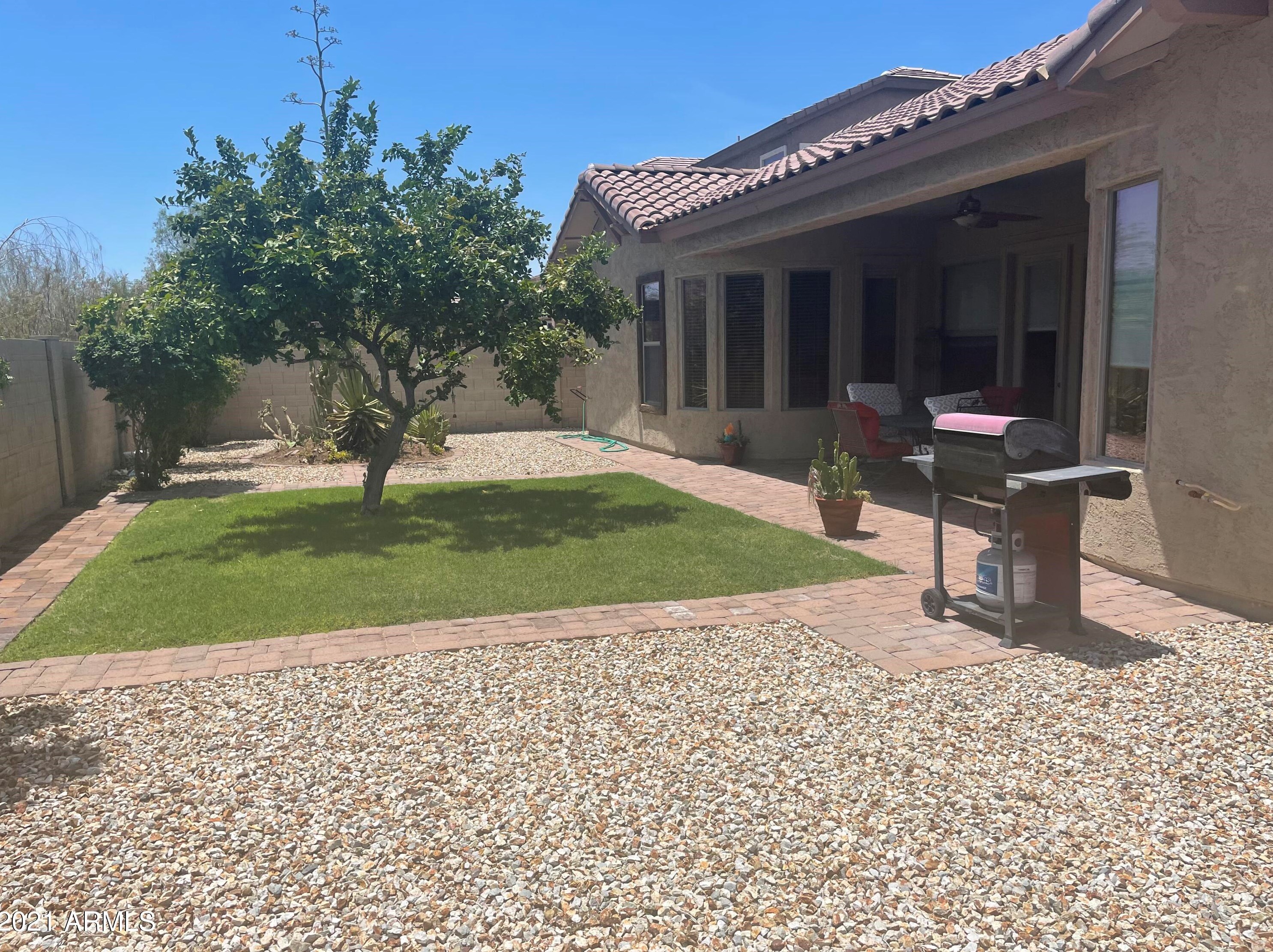 2209 Eagle Feather Rd, Phoenix AZ  85085-5029 exterior