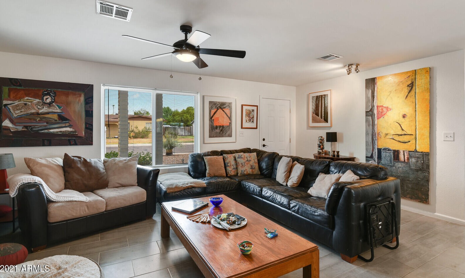 3429 Poinsettia Dr, Phoenix AZ  85028-1328 exterior