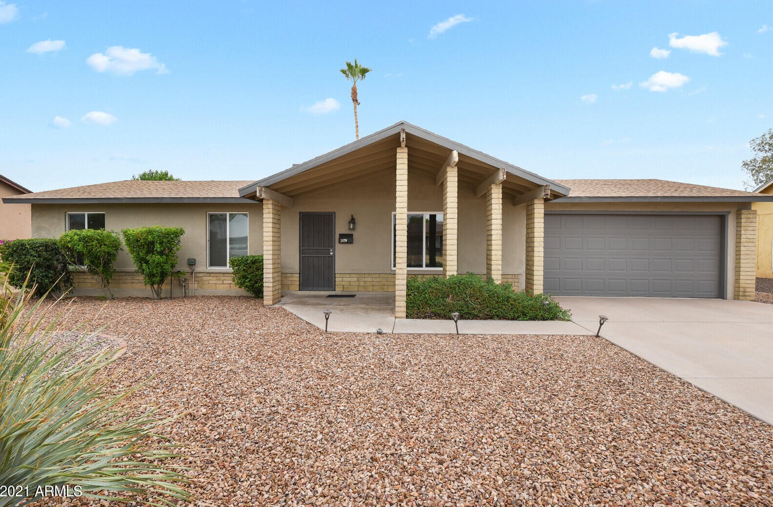 3429 Poinsettia Dr, Phoenix AZ  85028-1328 exterior