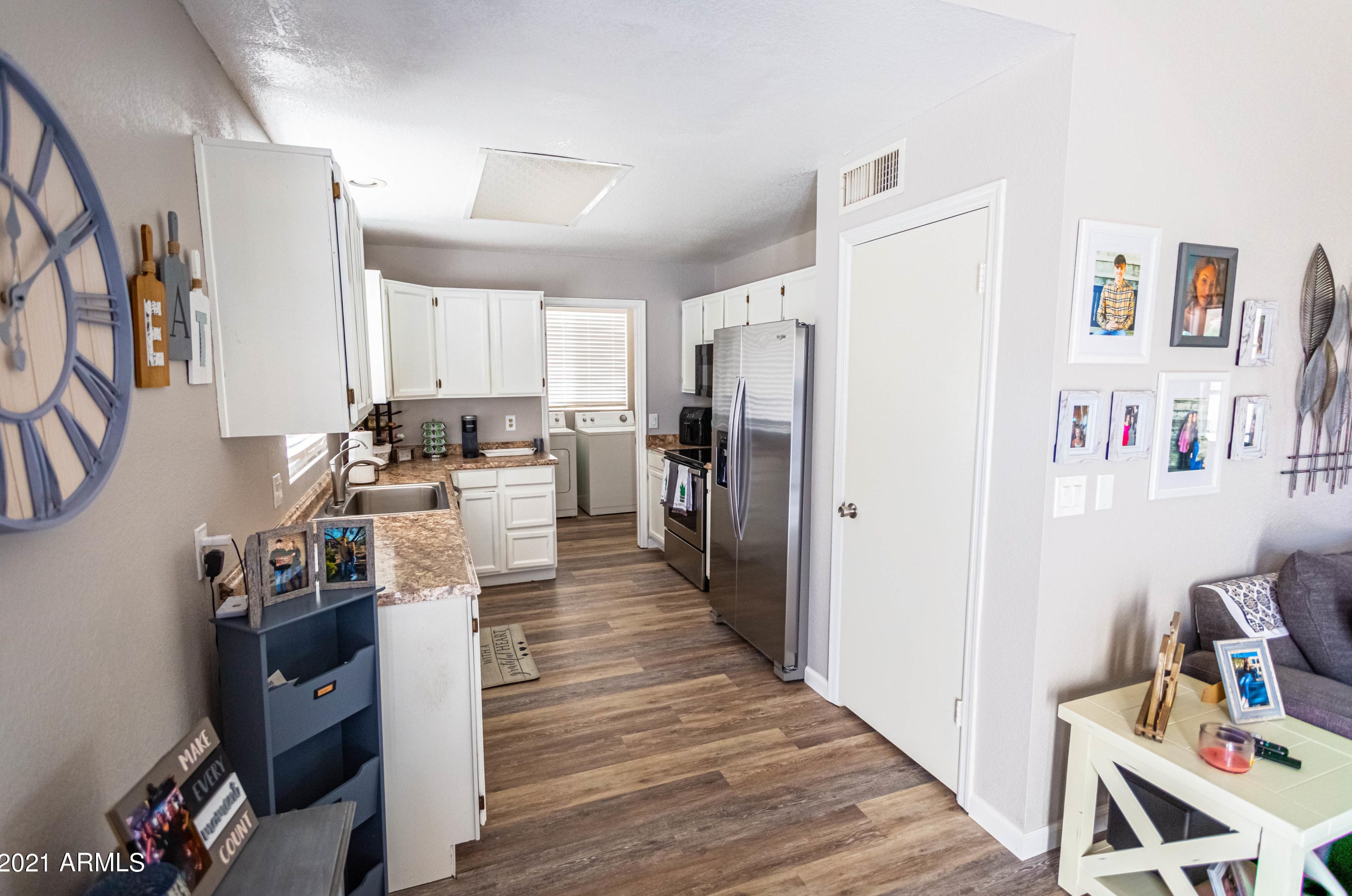 1227 Topeka Dr, Phoenix AZ  85024-2372 exterior