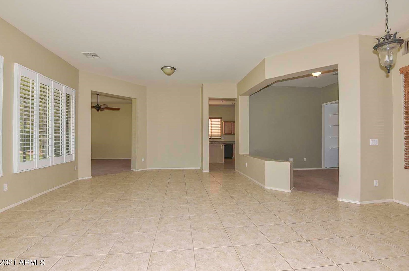 25403 Hackberry Dr, Phoenix AZ 85083-2452 exterior