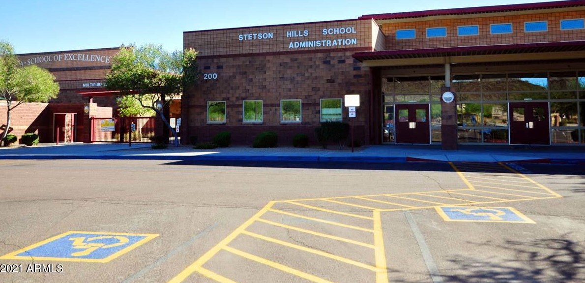 25403 Hackberry Dr, Phoenix AZ 85083-2452 exterior