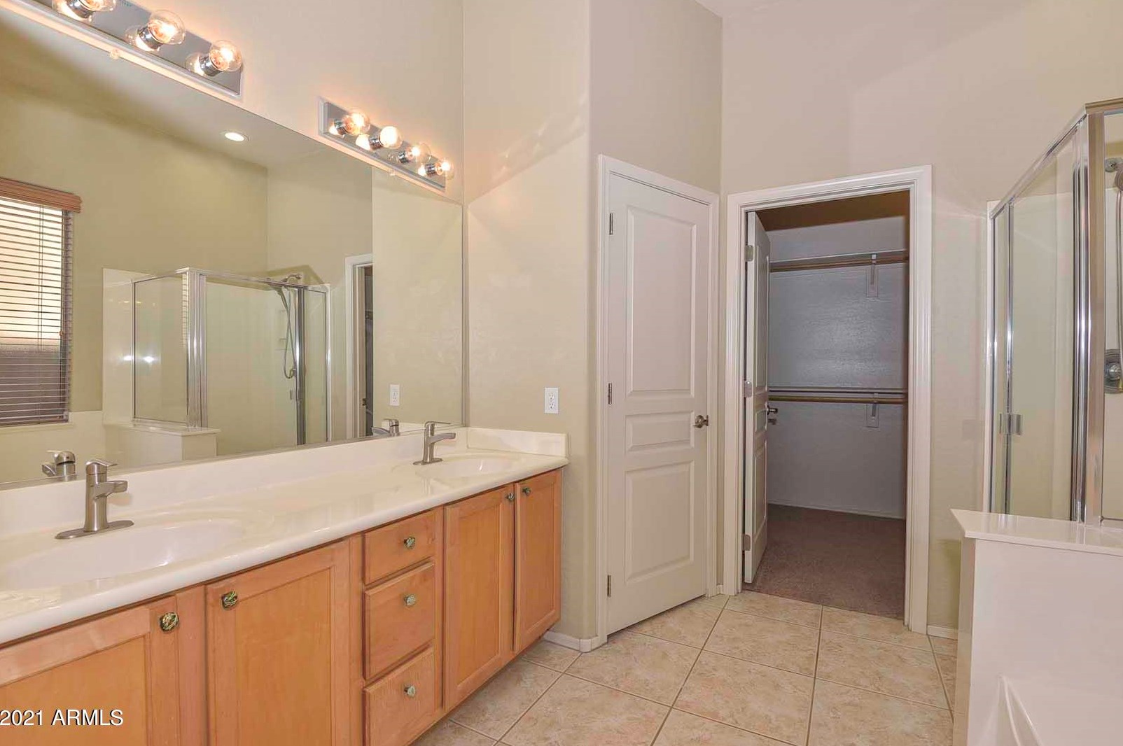 25403 Hackberry Dr, Phoenix AZ 85083-2452 exterior