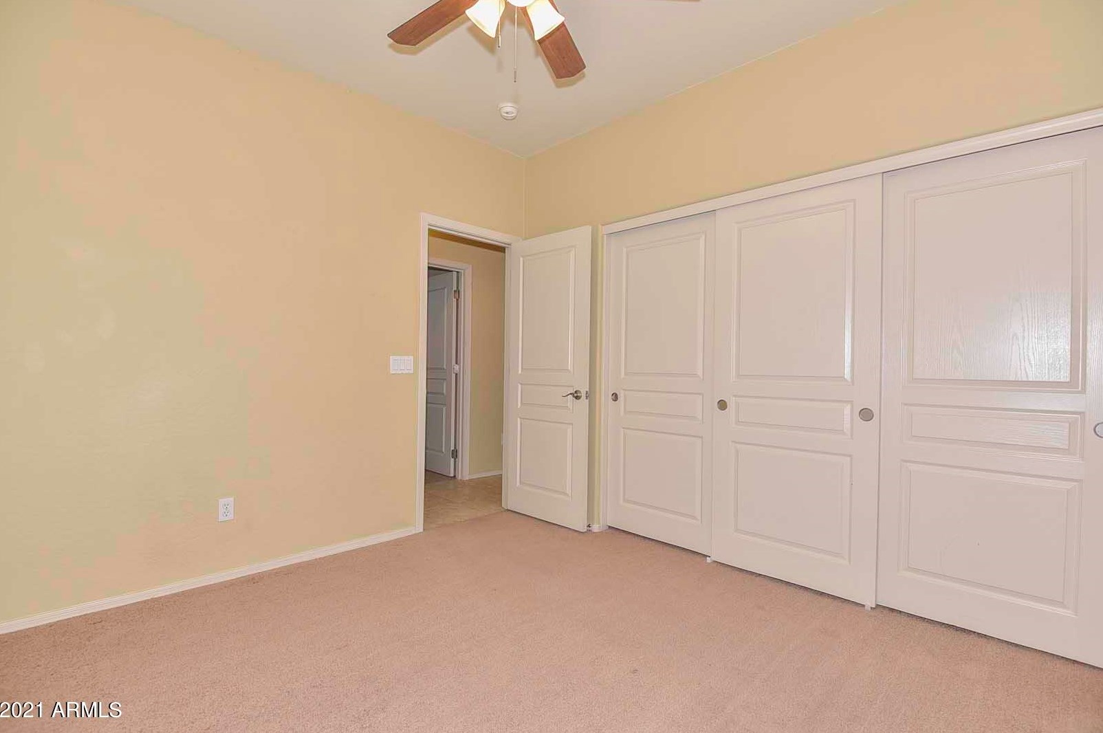 25403 Hackberry Dr, Phoenix AZ 85083-2452 exterior