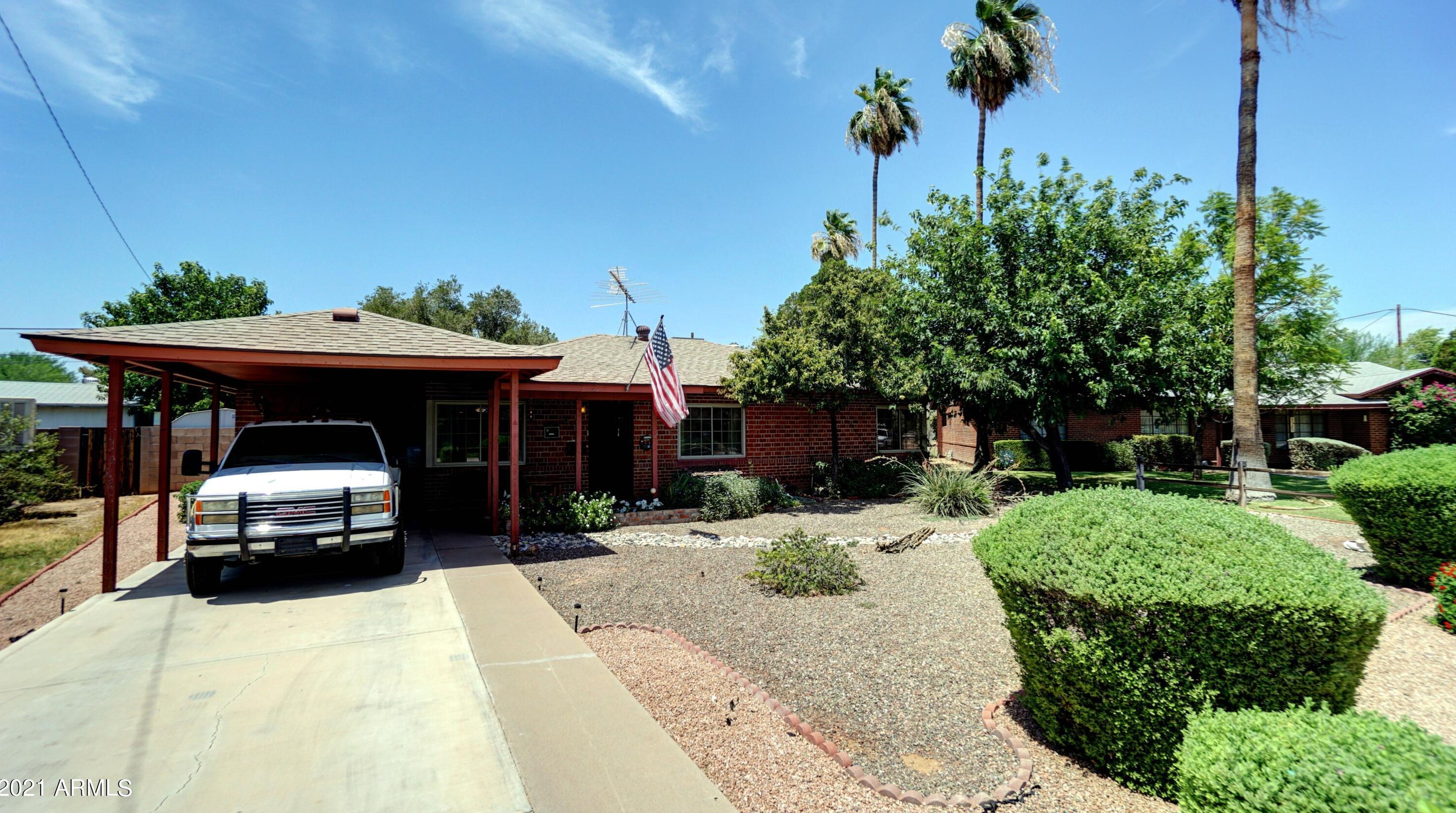 824 Luke Ave, Phoenix, AZ 85013-1725