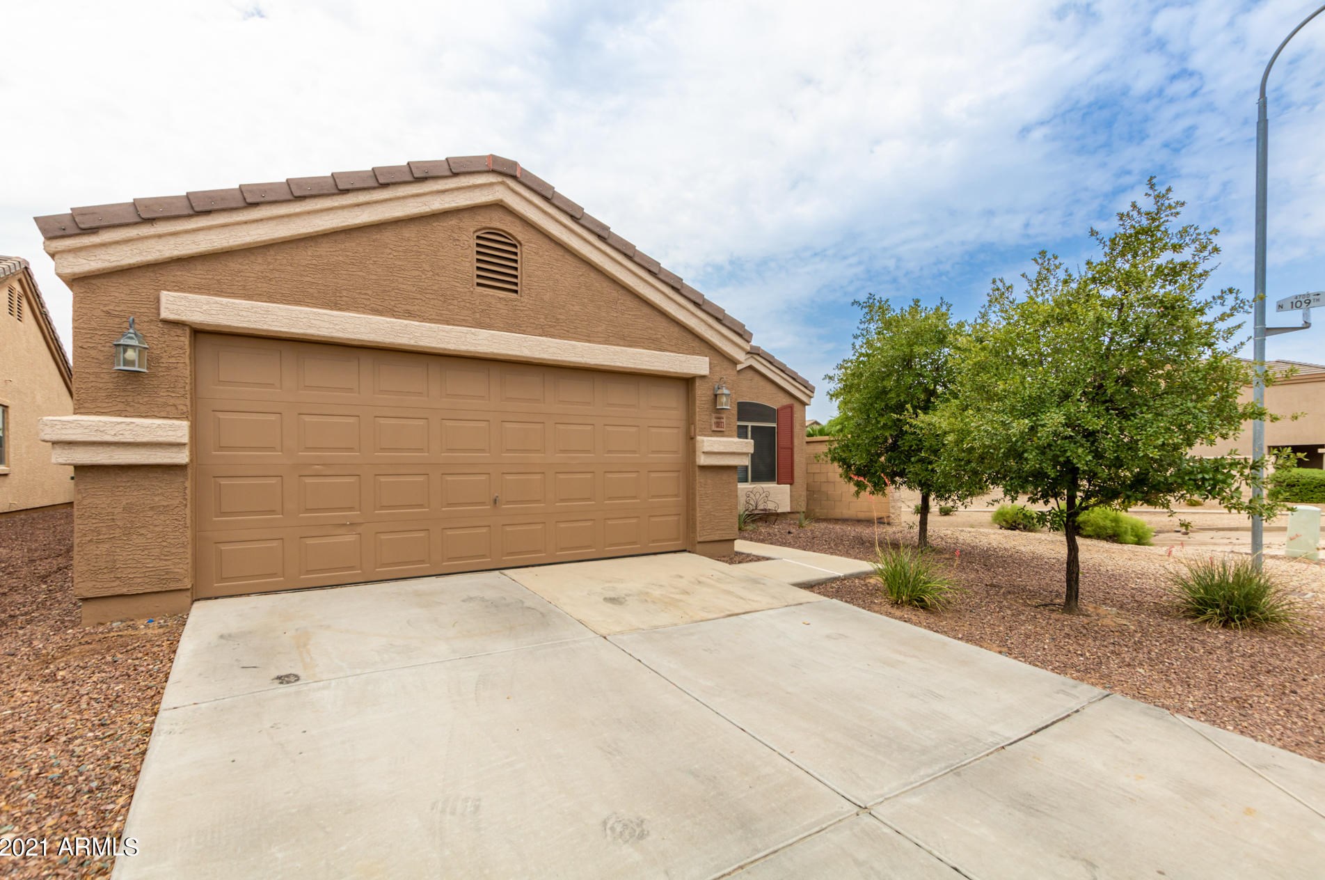 10833 Taft St, Phoenix, AZ 85037-1098