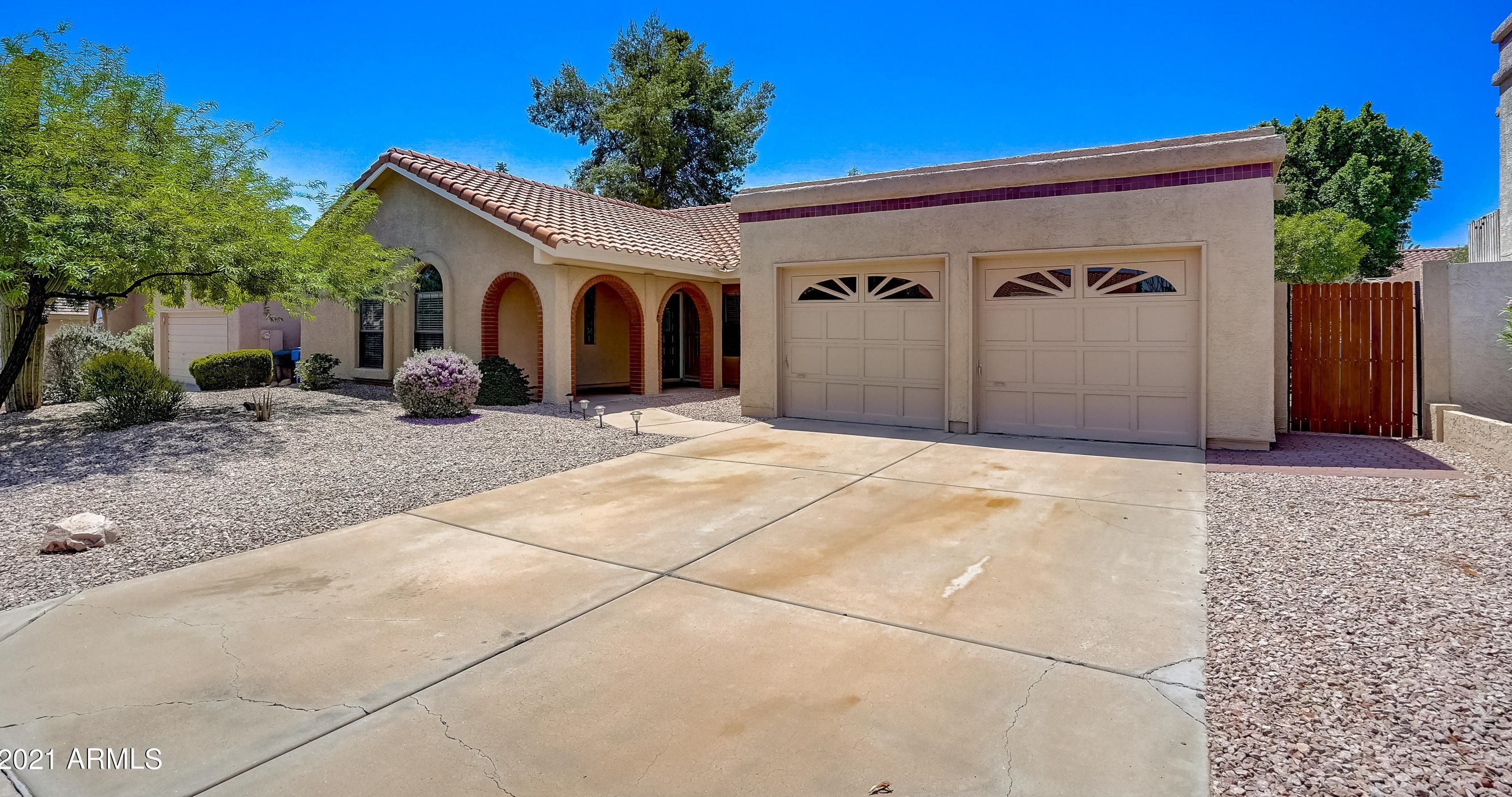 3919 Keresan St, Phoenix, AZ 85044-3833