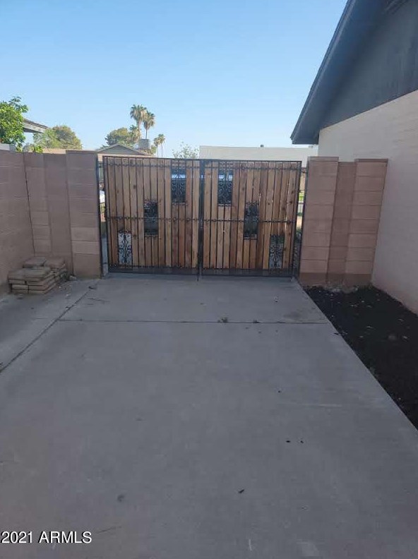 3848 Garden Dr, Phoenix AZ  85029-3138 exterior