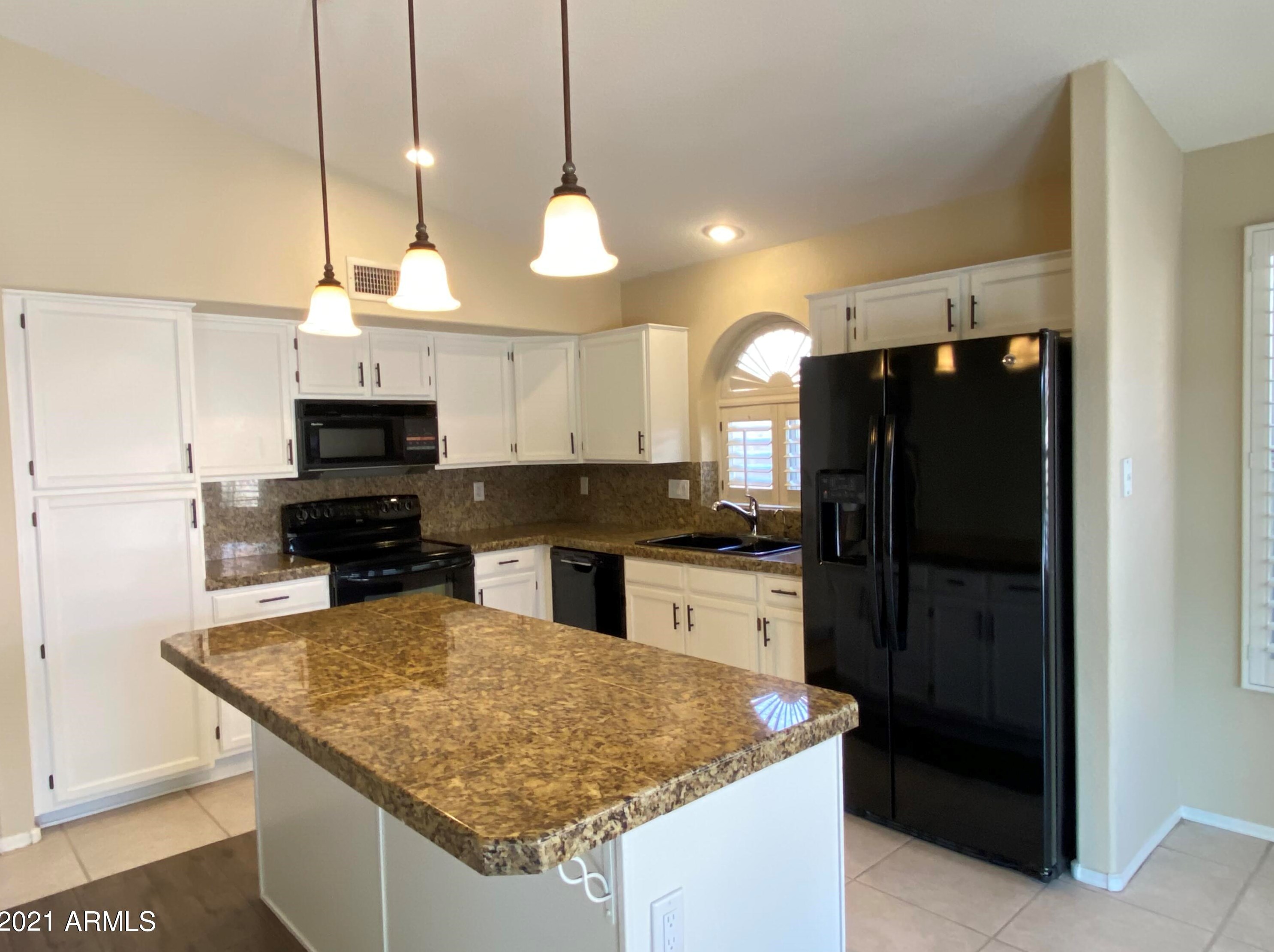 4565 Thistle Landing Dr, Phoenix AZ  85044-6853 exterior