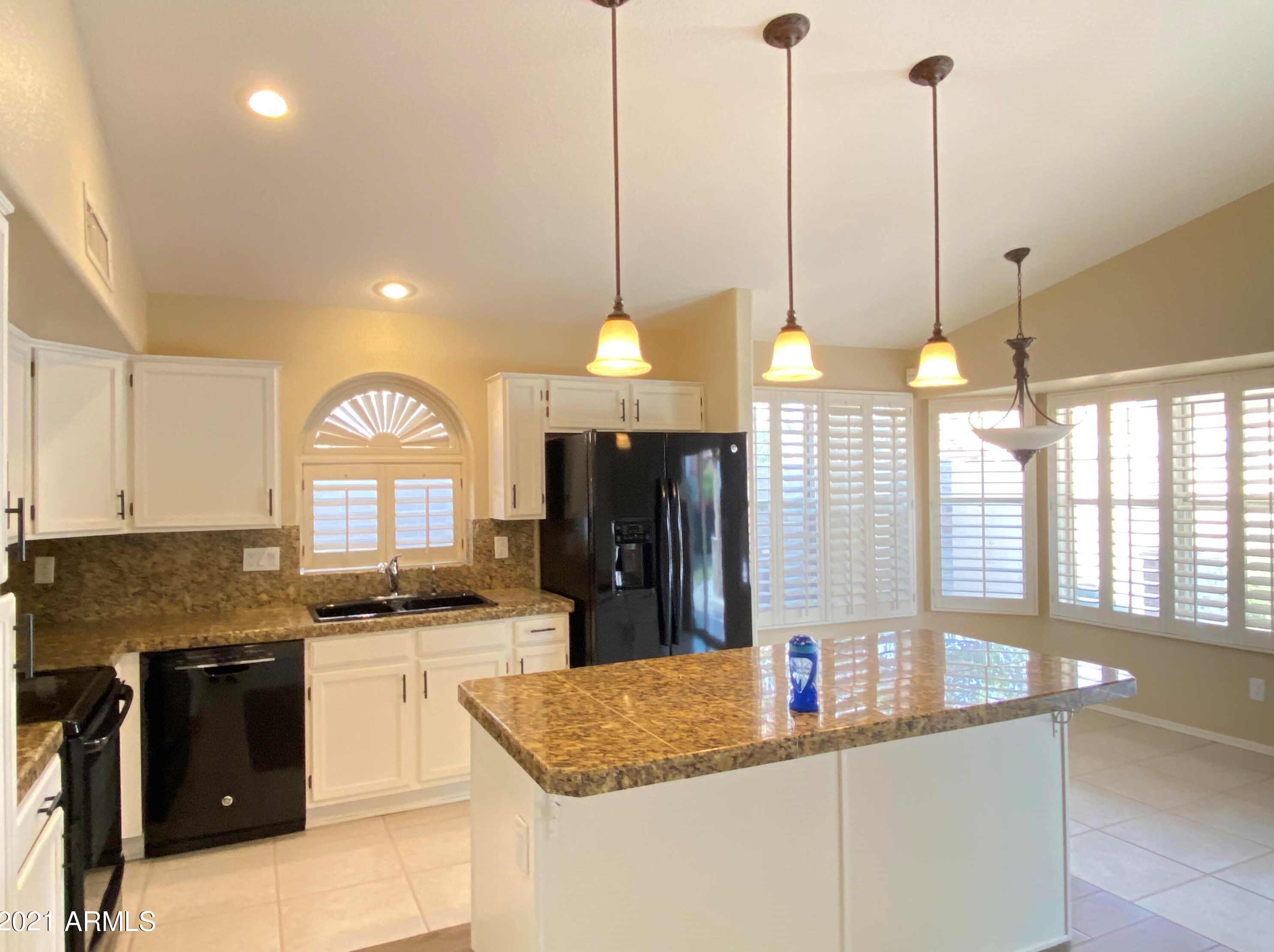 4565 E Thistle Landing Dr, Phoenix, AZ 85044