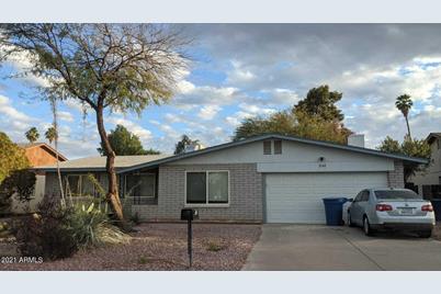 2147 E Oxford Drive - Photo 1