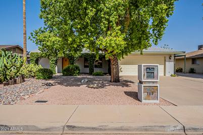 1110 E Watson Drive - Photo 1
