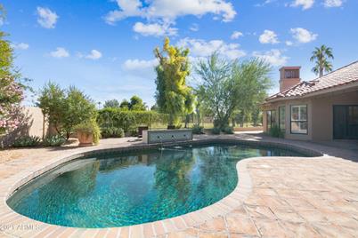 9407 N 87th Street - Photo 1