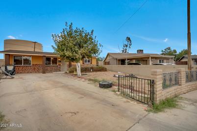 11904 W Ash Street - Photo 1