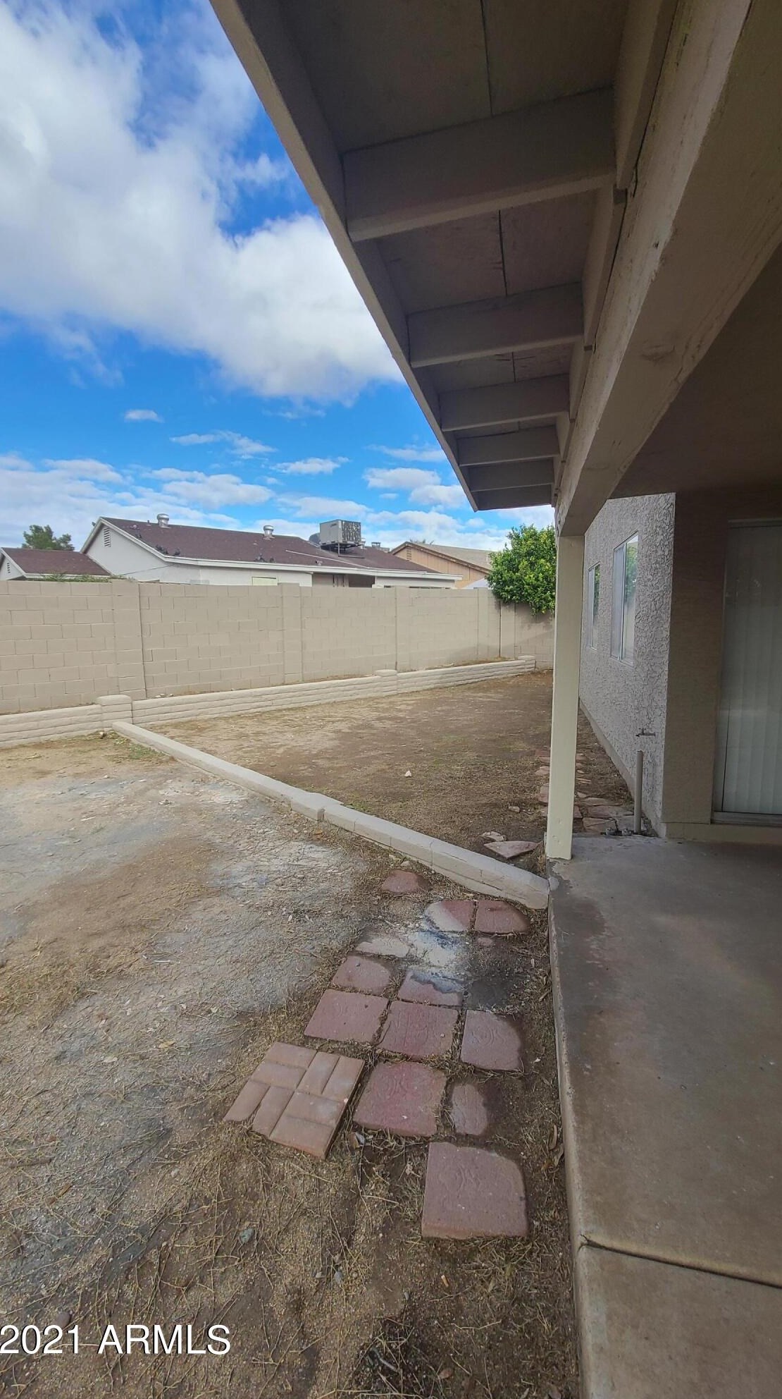 310 Sequoia Dr, Phoenix AZ 85050-3955 exterior