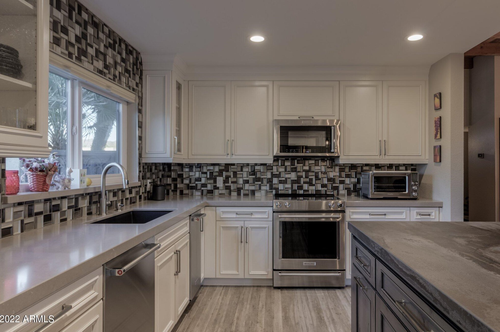 2551 Missouri Ave, Phoenix AZ 85019-4545 exterior