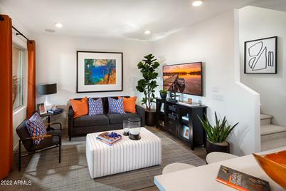 724 E Lark Street #103 - Photo 1