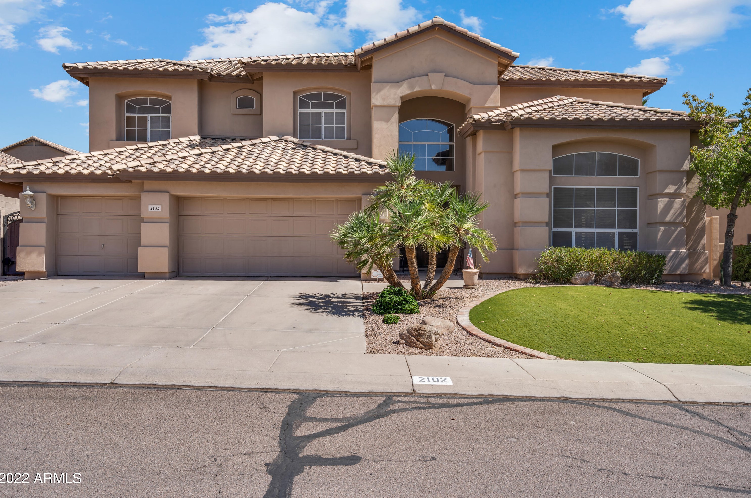 2102 Tecoma Rd, Phoenix, AZ 85048-9586