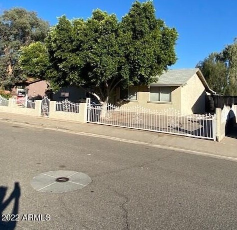 7005 Roosevelt St, Phoenix, AZ 85043-2365