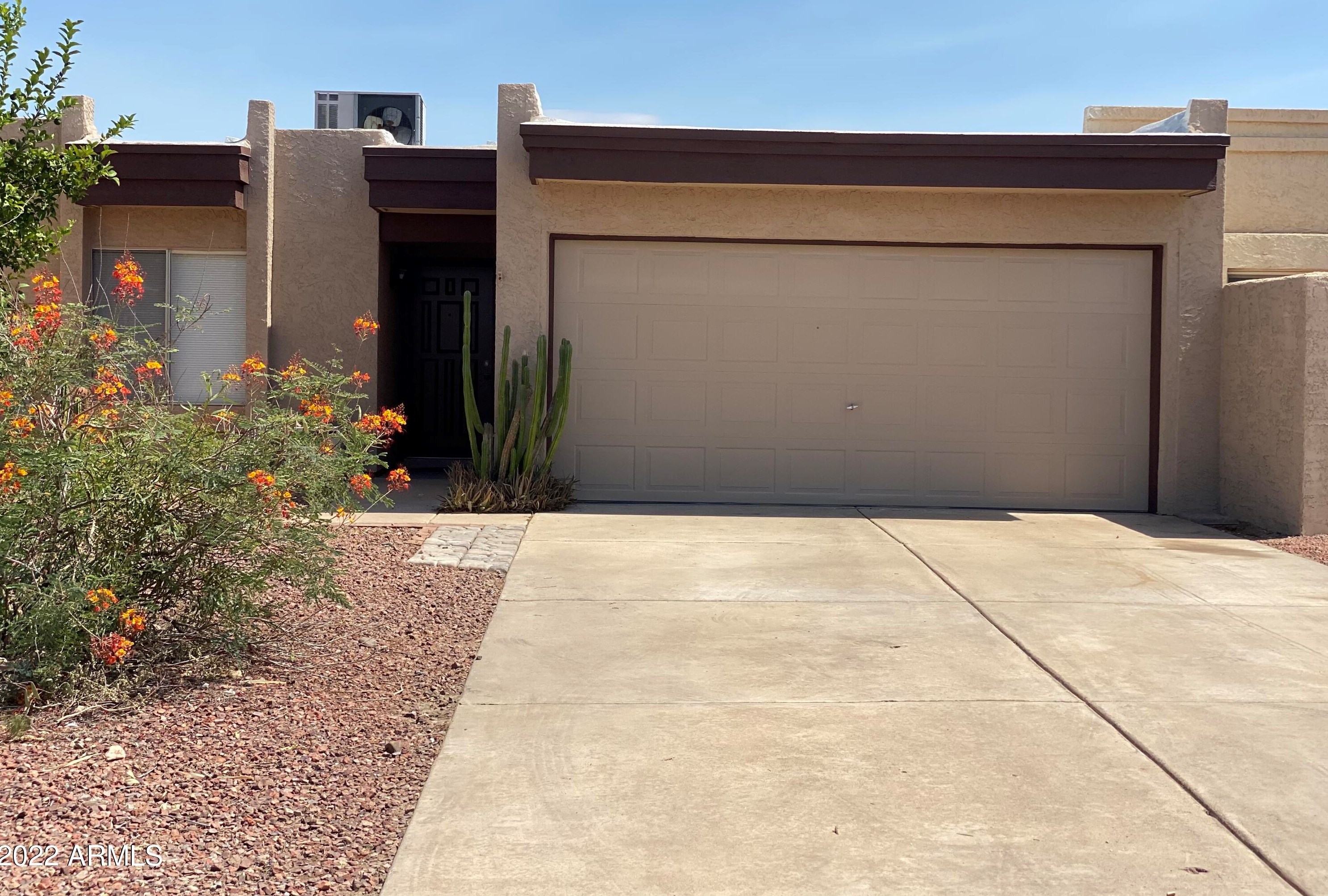 521 Colgate Dr, Tempe AZ  85283-1905 exterior